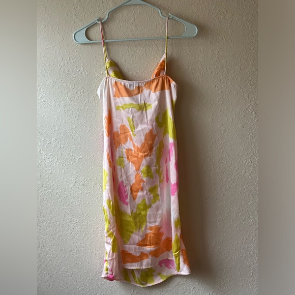 Vero Moda Satin Cami Mini Dress Size US Medium In Pastel Pink Blur Pattern - Picture 3 of 3